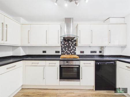 Maidenbower - Photo 2