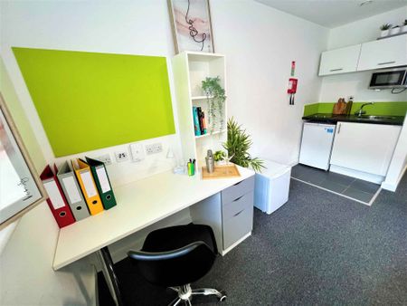 Premier Luxe Studio - Photo 2