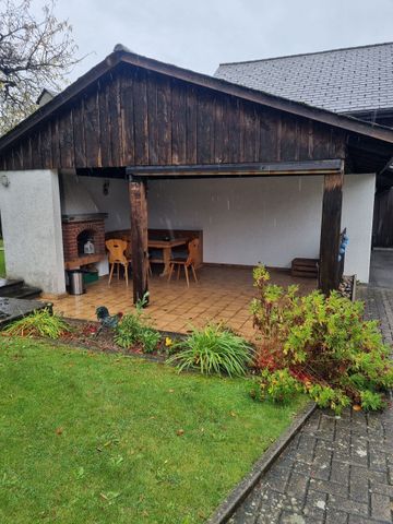 Charmante 2.5-Zimmer-Dachwohnung mit viel Licht und Aussicht - Photo 3