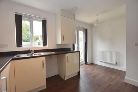 3 bedroom semi-detached house to rent - Photo 5