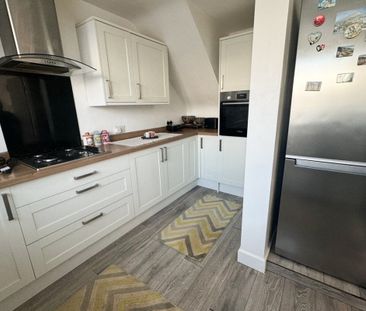 Lyndhurst Close - Photo 4