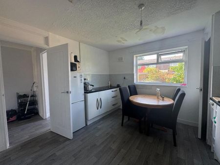 3 bedroom end of terrace house to rent - Photo 5