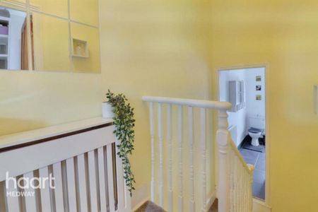 2 bedroom terraced house to rent - Photo 2