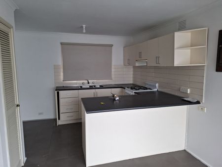 Family home in great location! - Photo 3