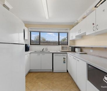 Newly established shared accommodation house on Ashmore Road in Bun... - Photo 4