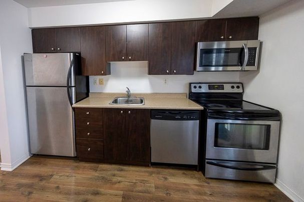 For Lease - 215 Queen Street Unit# 407, Brampton, Ontario - Photo 1