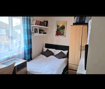 4 Bed Semi-Detached House, Lester Avenue, E15 - Photo 3