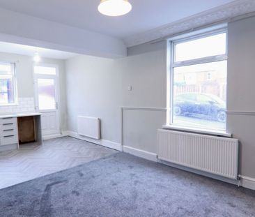 Newly Refurbished 3-Bedroom End Terrace in Popular Royston Location - Photo 2