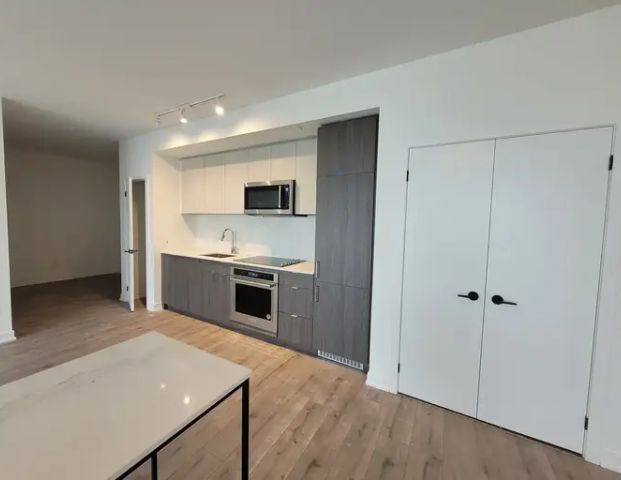 220 Missinnihe Way, Mississauga, ON L5H 0A9 | 220 Missinnihe Way, Mississauga - Photo 1