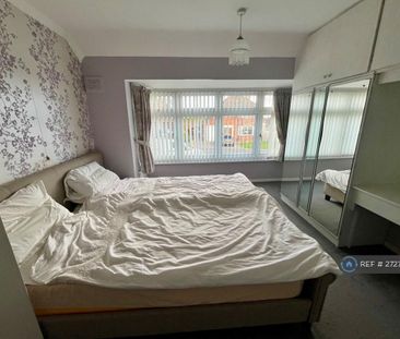 3 bedroom semi-detached house to rent - Photo 6