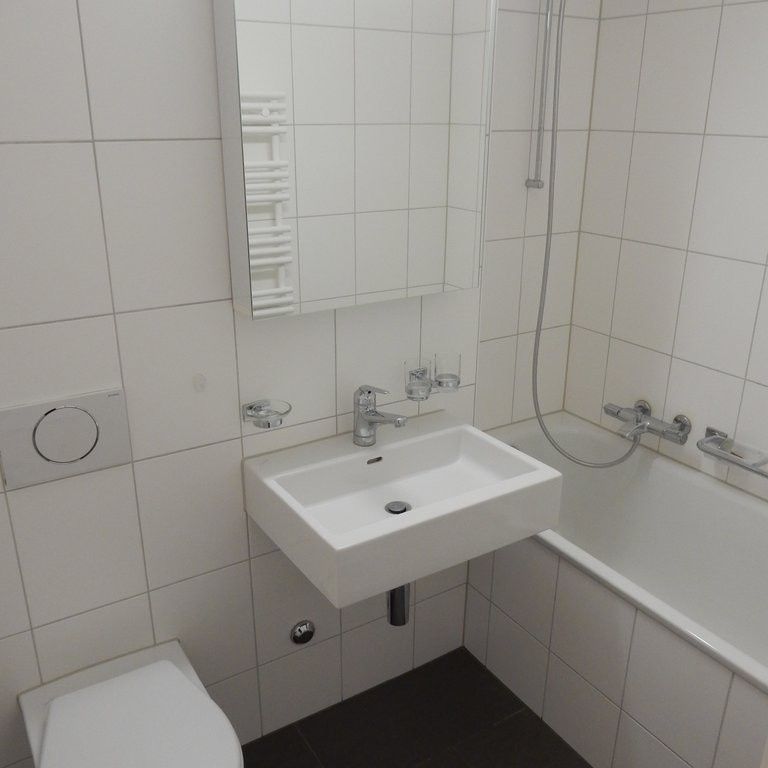 Dein neues zu Hause, mitten in der Stadt - Photo 1