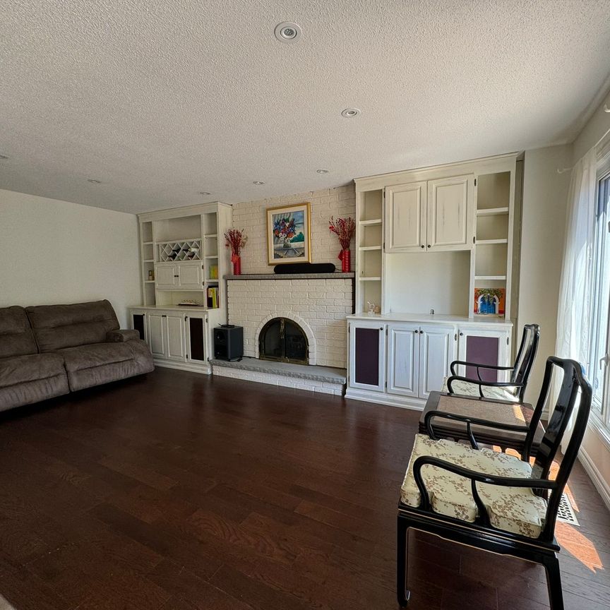 For Lease - 1232 Bonnybank Court Unit# Upper, Oakville, Ontario - Photo 1
