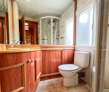 Spacious villa with pool for rent in Sant Just Desvern - Photo 3