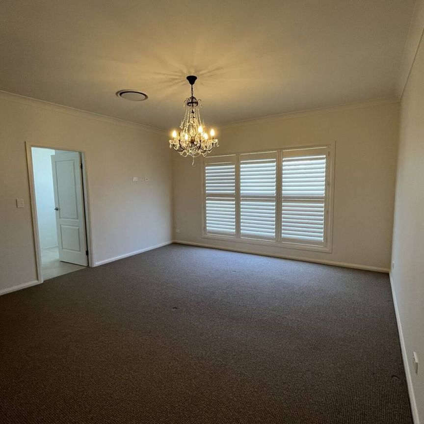 Executive 4 bedroom family home with rural views - Photo 1