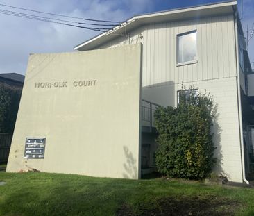 Nice and tidy great location - Photo 3