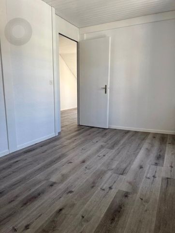 Charmante 3-Zimmer-Dachwohnung mit modernem Ausbau in Biel - Photo 2