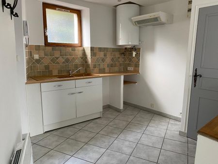 Location Appartement 1 pièce 22m² LABEGUDE 07200 - Photo 3