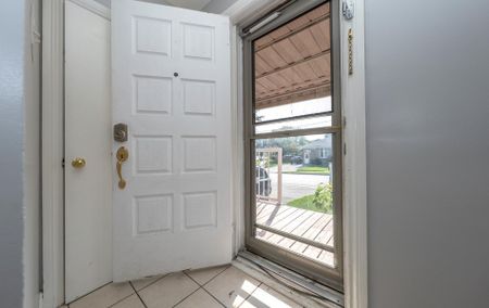 For Lease - 53 Newbury Drive Unit# Upper, Newmarket, Ontario - Photo 4