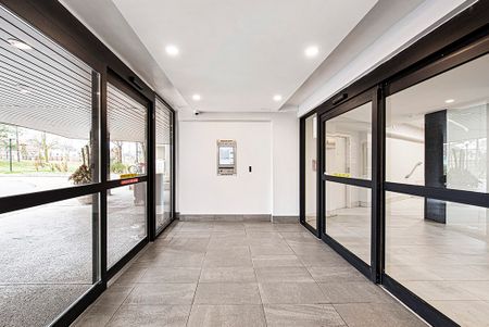 Riverside Tower — Studio (Bachelor) - Photo 5