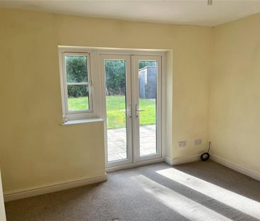 2 bedroom semi-detached house to rent - Photo 2