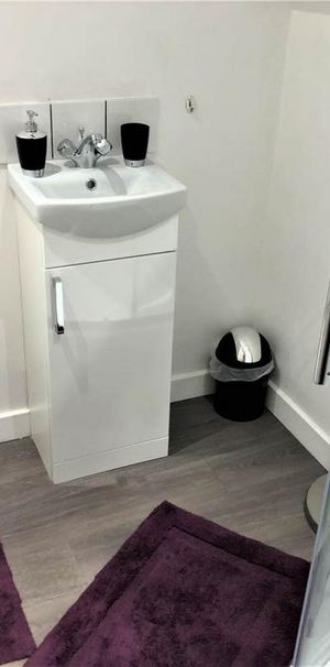 Studio to rent - Photo 2