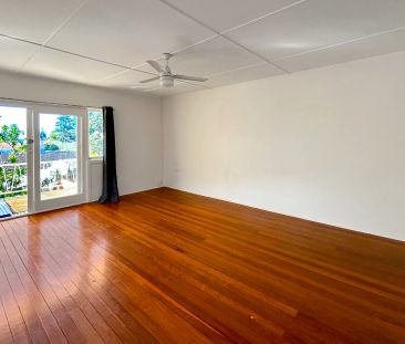 Relaxed beachside living with elevated ocean outlooks - Periodic Lease - Photo 2