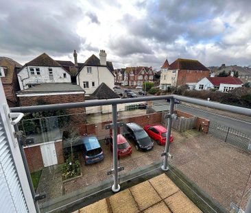 2 bedroom flat to rent - Photo 3