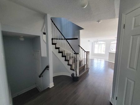 For Lease - 5450 Tree Crest Court, Mississauga, Ontario - Photo 4