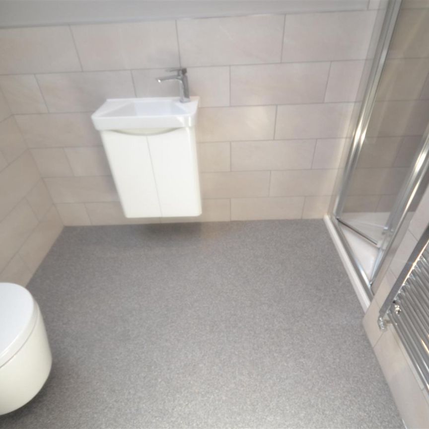 1 bedroom Flat To Let - Photo 1