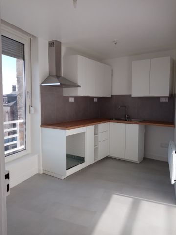 Location Appartement 3 pièces 77m² DOMFRONT EN POIRAIE 61700 - Photo 3