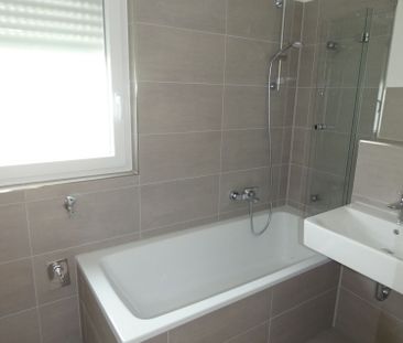 *** Attraktive 3-Zi.-EG-Whg. mit Balkon! Erstbezug nach Sanierung! *** - Photo 3