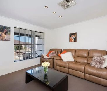 Stunning 4x2 Family Home - Photo 5