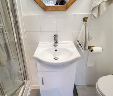 Studio Flat, High Street, N8 - Photo 5