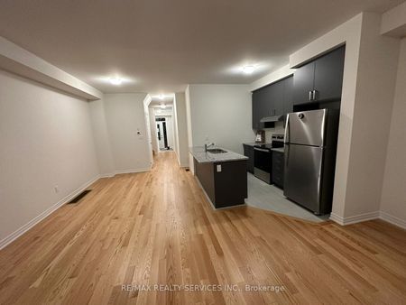 For Lease - 93 Air Dancer Crescent, Oshawa, Ontario - Photo 5