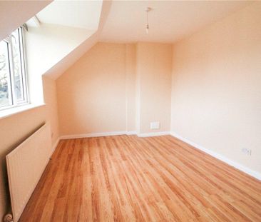 3 bedroom end of terrace house to rent - Photo 3