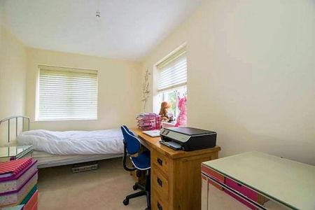 5 bedroom detached house to rent - Photo 3