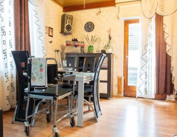 Altbauwohnung mit großem Balkon im Herzen von Bielefeld-Heepen - Foto 1