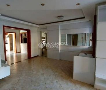 Casa com 3 quartos e 189m² para alugar em Hípica, Porto Alegre. - Photo 1