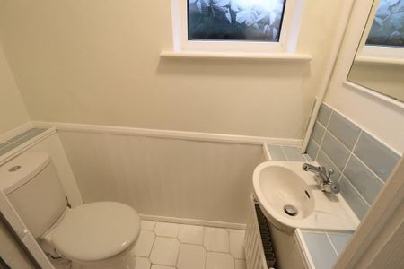 3 bedroom semi-detached house to rent - Photo 5