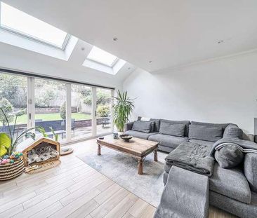 Ongar Hill, Addlestone, Surrey, KT15 - Photo 2