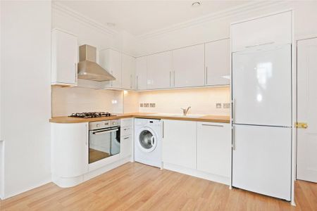 3 bedroom flat to rent - Photo 5