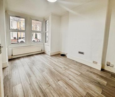 2 bedroom ground floor flat to rent - Photo 2