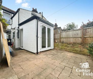 3 bedroom terraced house to rent - Photo 6