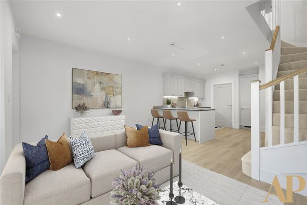 Lanesbourough street, Green park Village, reading - Photo 1