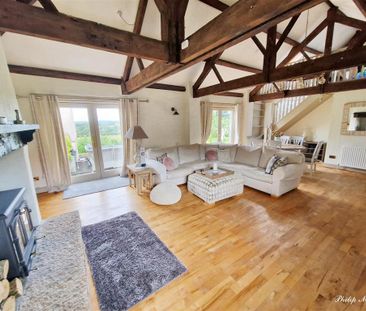 4 bedroom barn conversion to rent - Photo 2