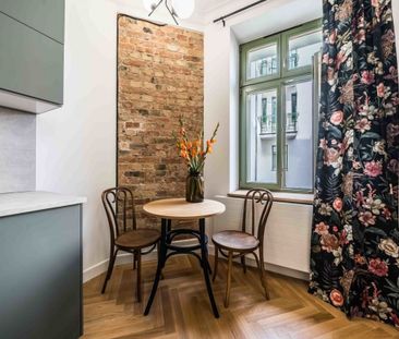 Kawalerka ładna kamienica Jeżyce 26 m² - Photo 2