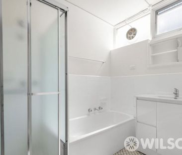 Large light filled unit in the perfect location - Photo 3