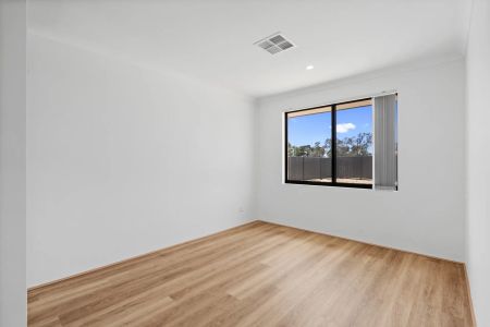 Huge Brand New Home with 5 Bedrooms and Multiple Living Areas - Photo 2