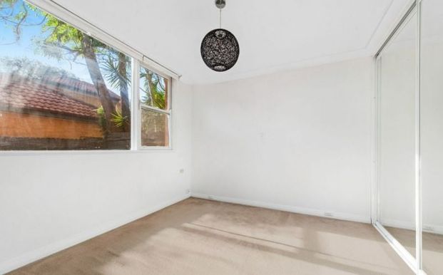 SUNNY AND PERFECTLY POSITIONED - Photo 1