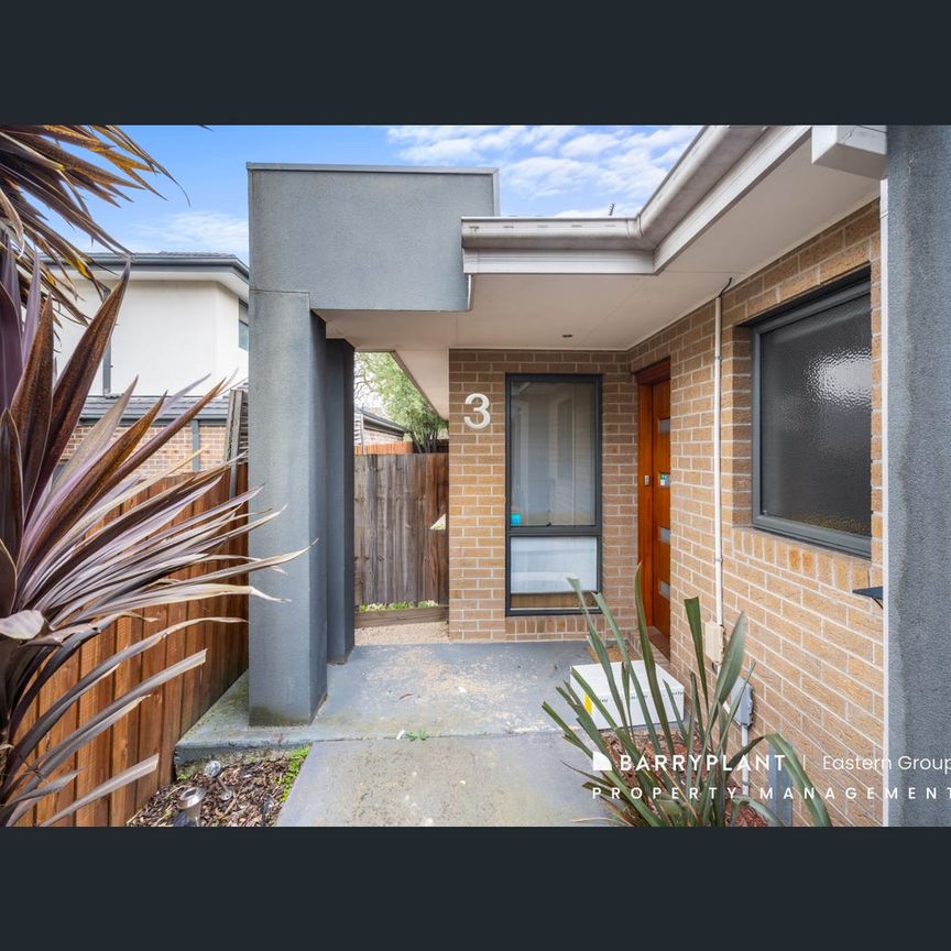 19/12 Irvine Street, Mitcham, Vic 3132 - Photo 2